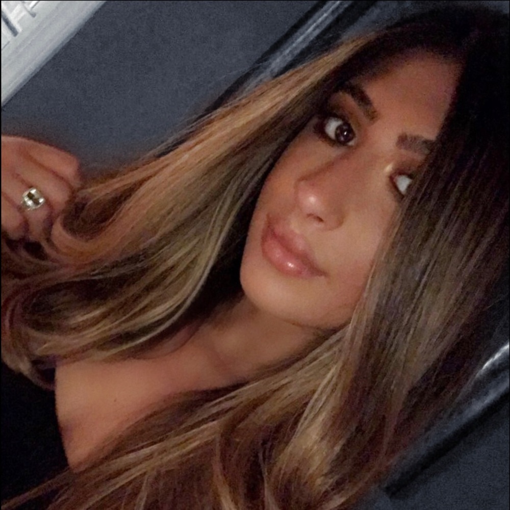 Meet your Posher, Gina